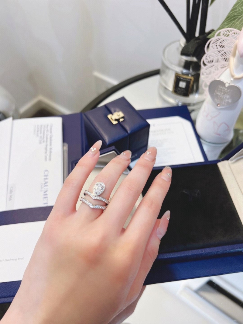 CHAUMET